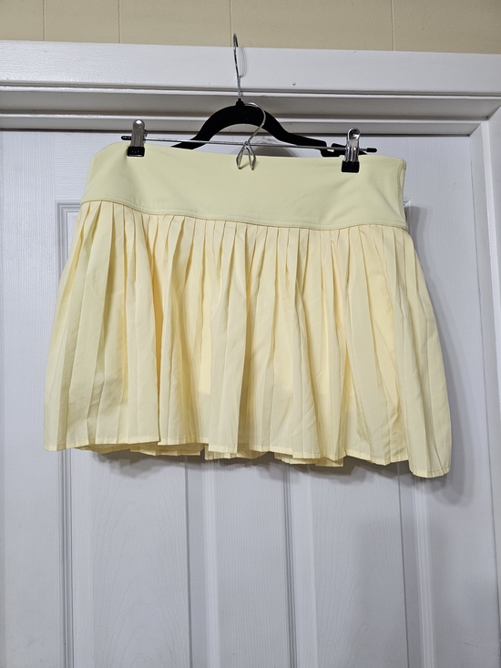 Fabletics Pants - Fabletics Pale Yellow Pleated Tennis Skort